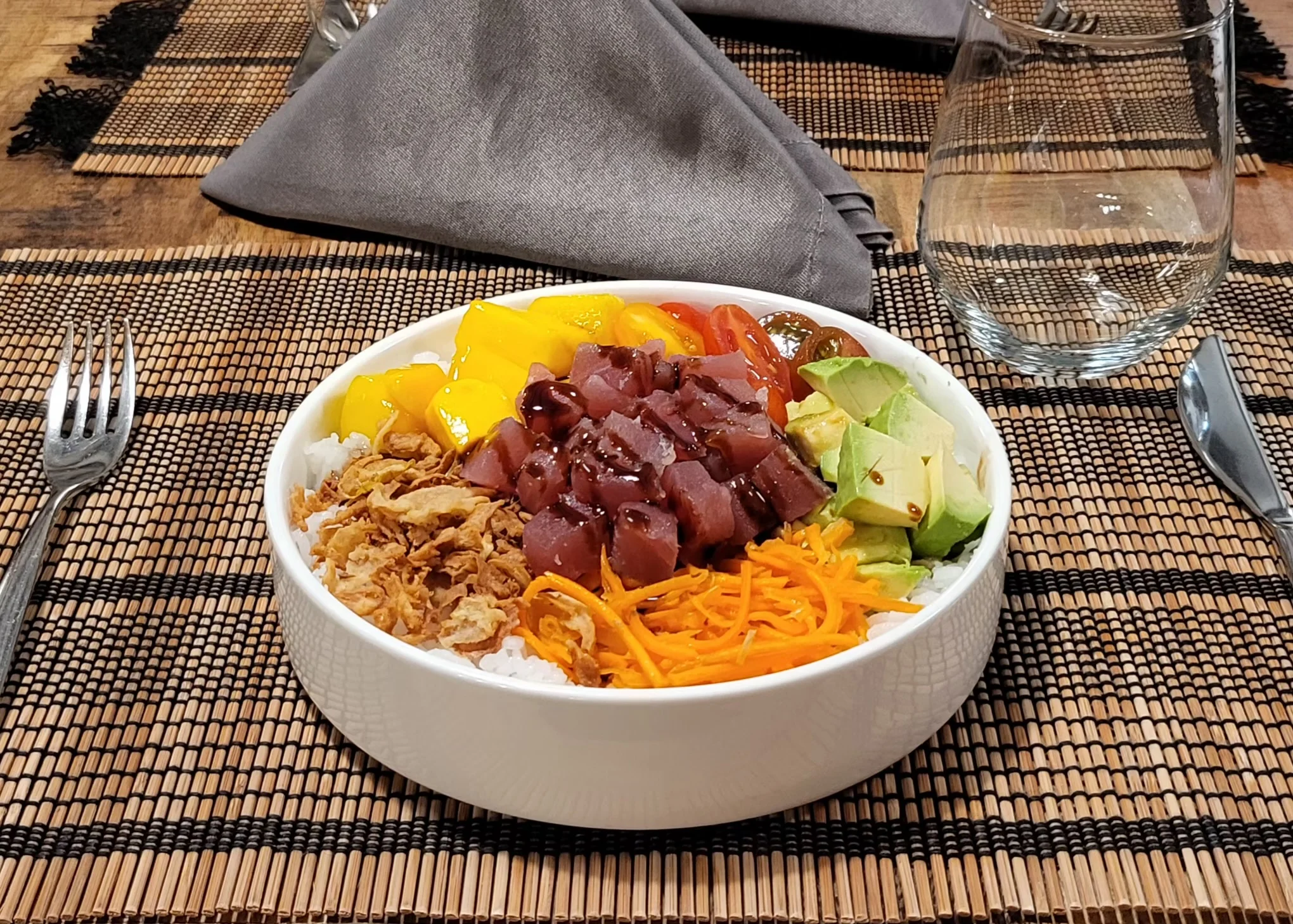Mini poke bol thon