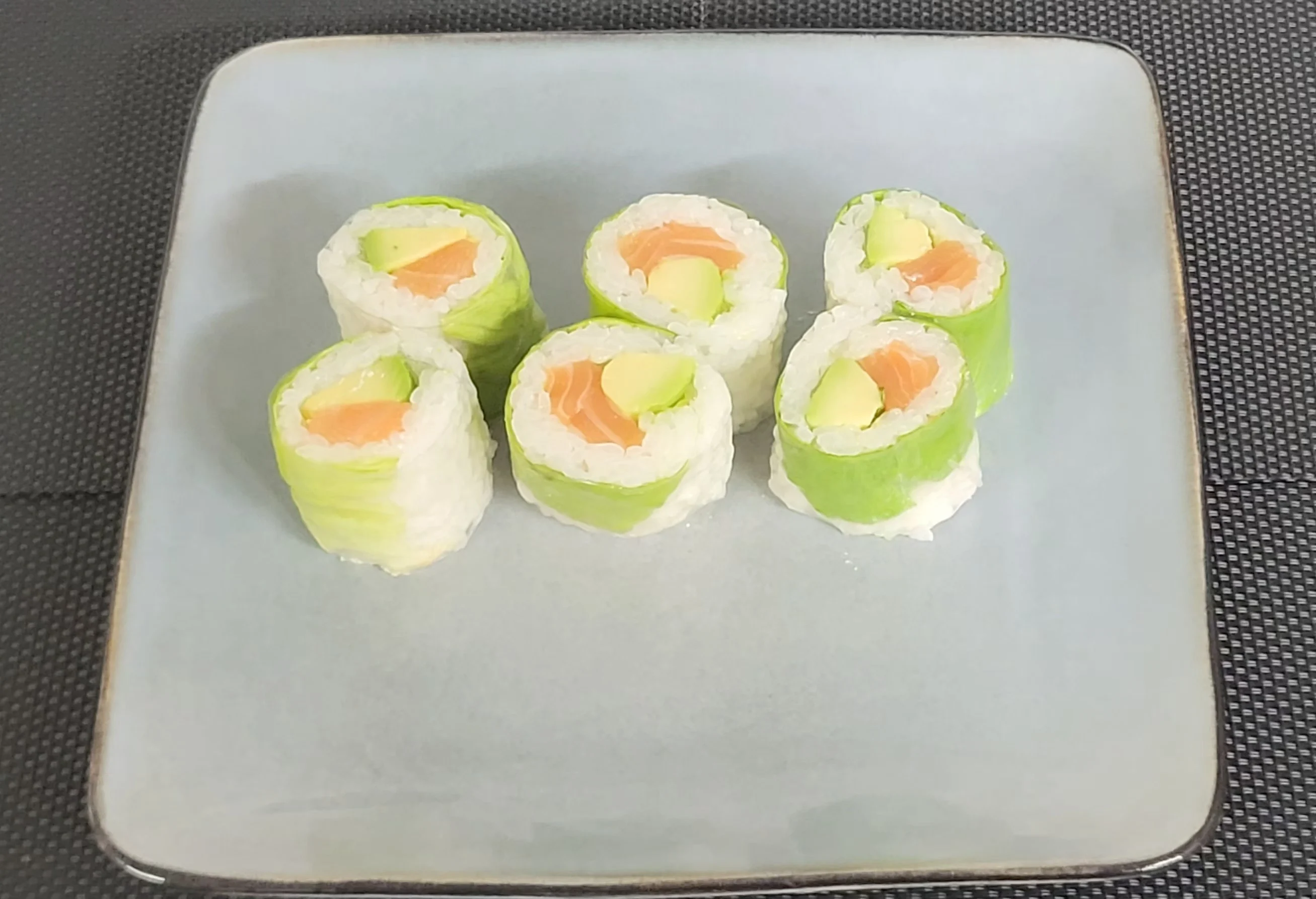 Printemps saumon avocat
