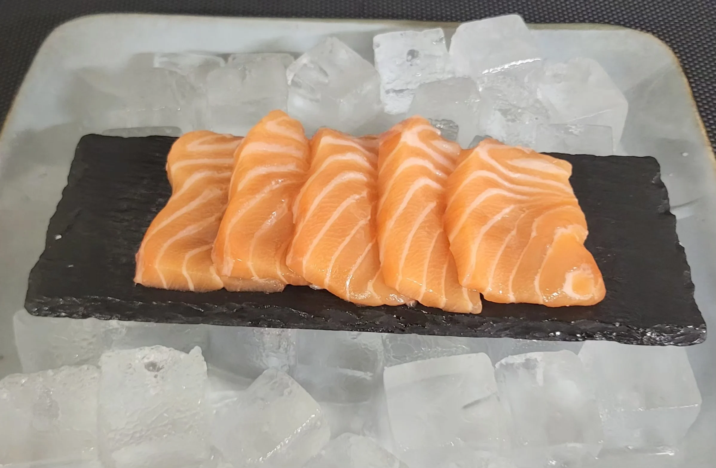 Sashimi saumon (5 pièces)