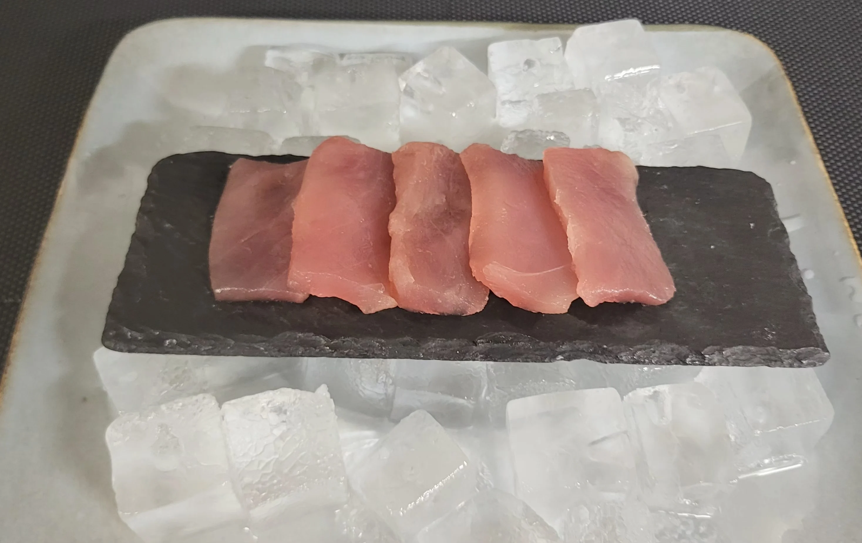 Sashimi thon (5 pièces)