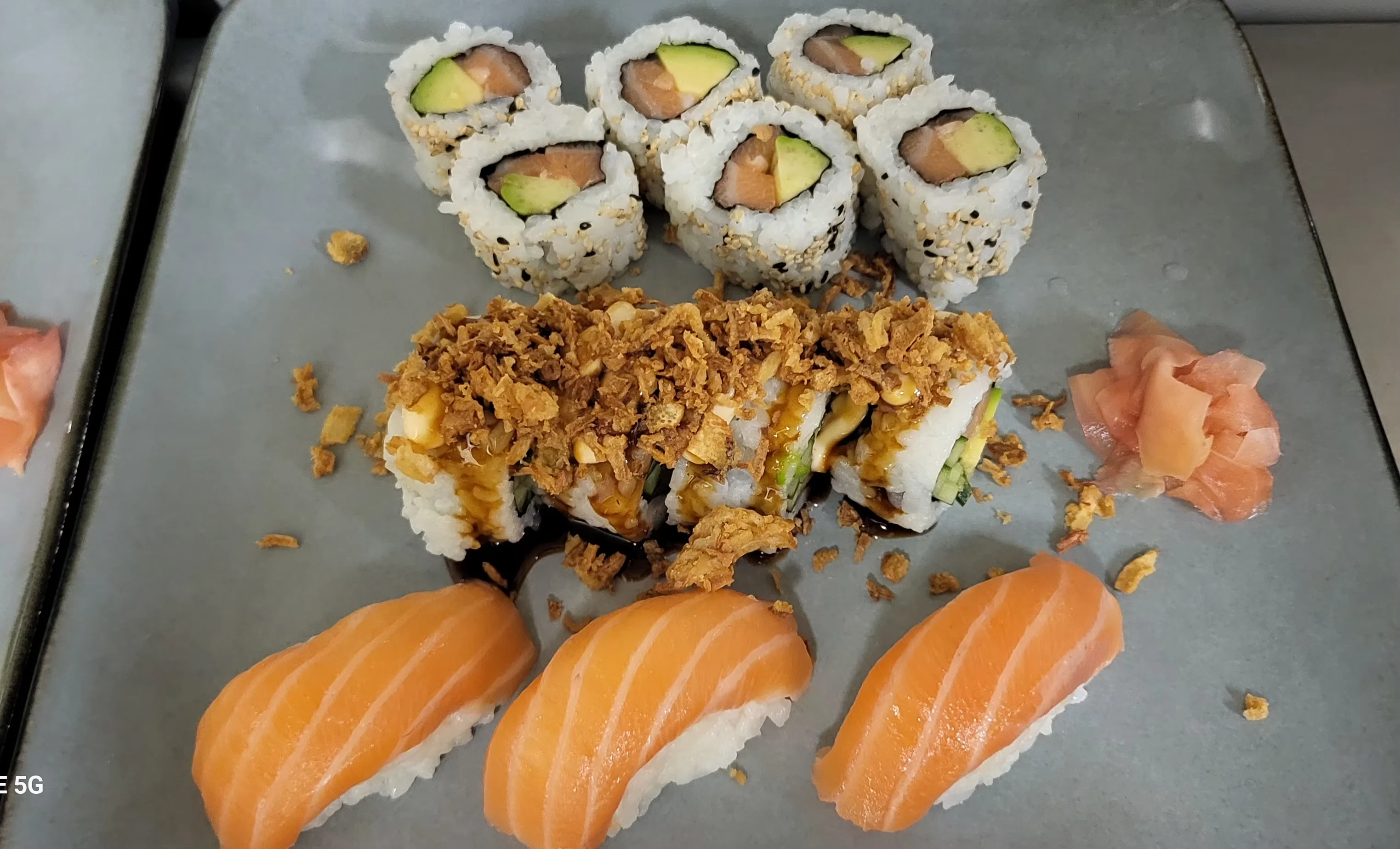 WE LOVE SUSHI