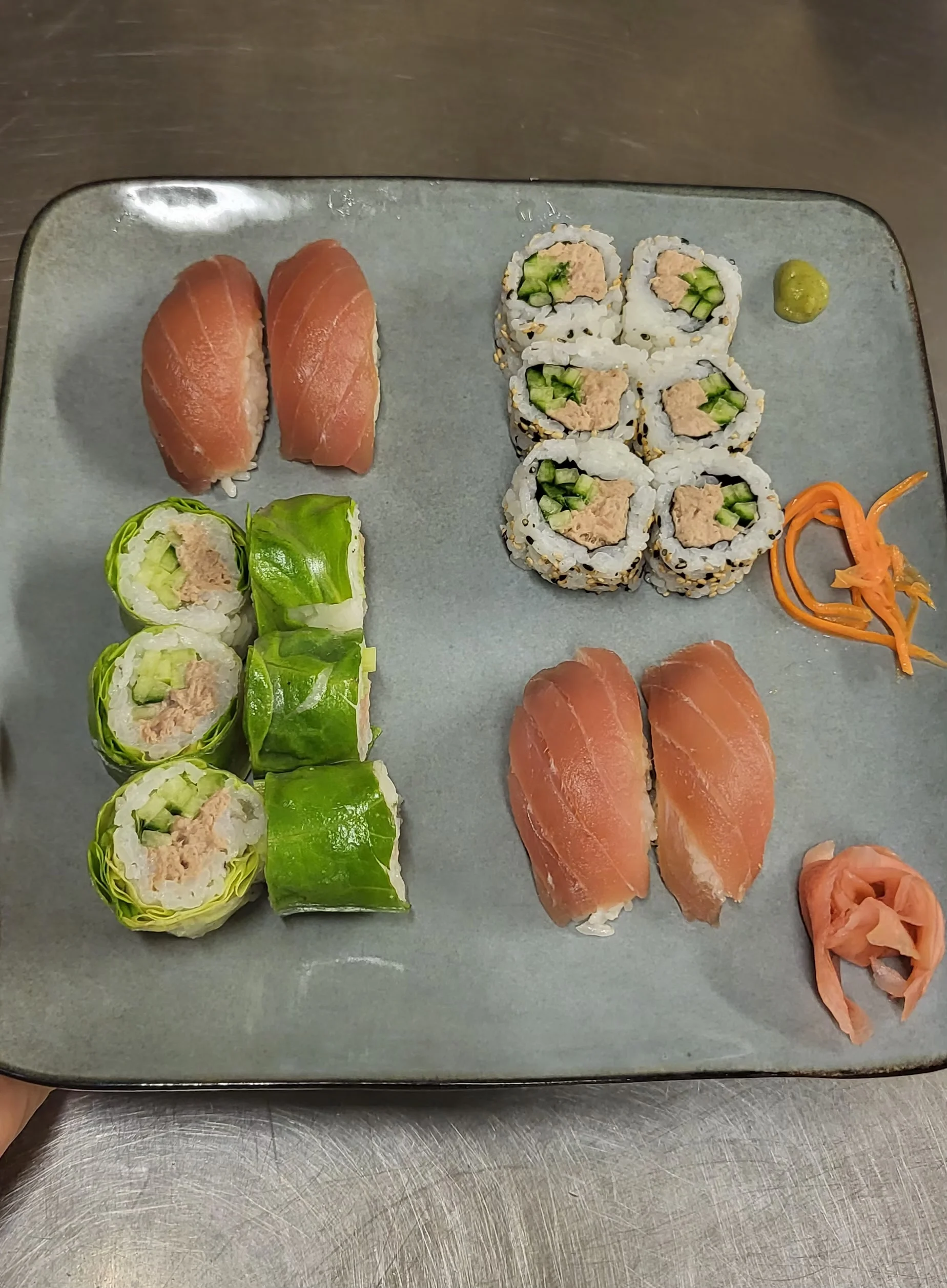 WE LOVE TUNA